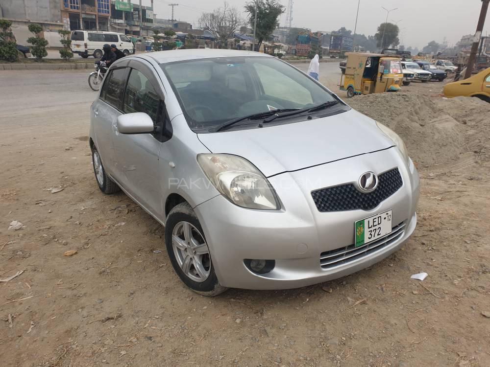 Toyota Vitz 2006 for Sale in Nowshera Image-1