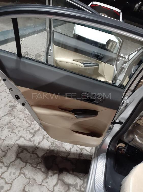 Honda Civic 2011 for Sale in Gujranwala Honda Civic 2011 for Sale in Gujranwala Image-3