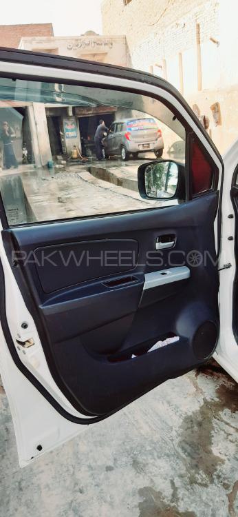 Suzuki Wagon R 2017 for Sale in Rajanpur Suzuki Wagon R 2017 for Sale in Rajanpur Image-10