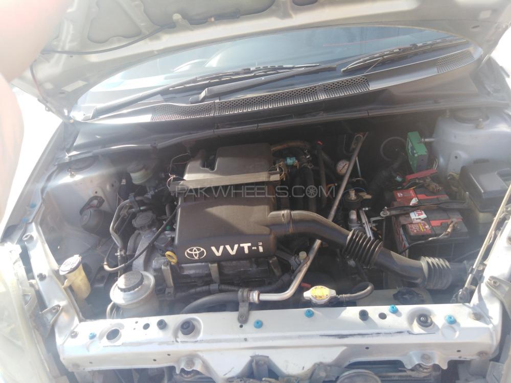 Toyota Vitz 2000 for Sale in Nowshera Image-1