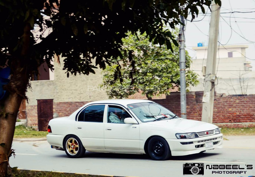 Toyota Corolla - 2001  Toyota Corolla - 2001  Image-2