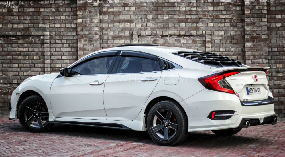 ہونڈا سوک - 2018  ہونڈا سوک - 2018  Image-2