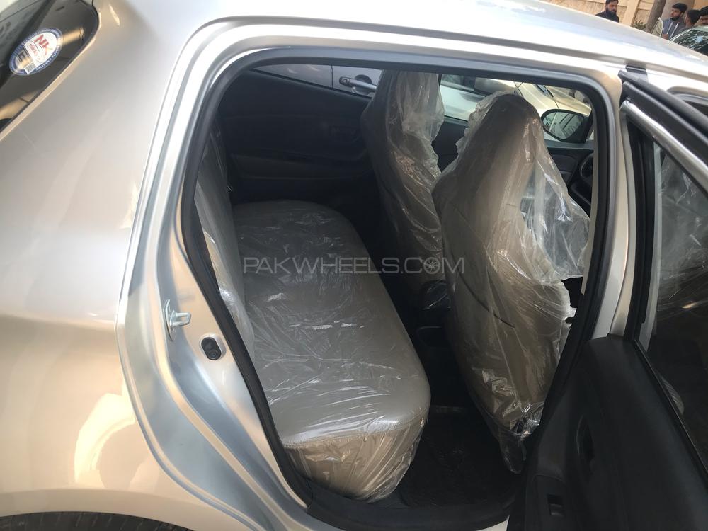 Toyota Vitz 2016 for Sale in Karachi Toyota Vitz 2016 for Sale in Karachi Image-6