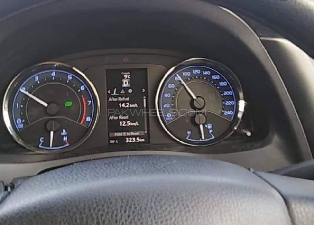 Toyota Corolla 2019 for Sale in Islamabad Image-1