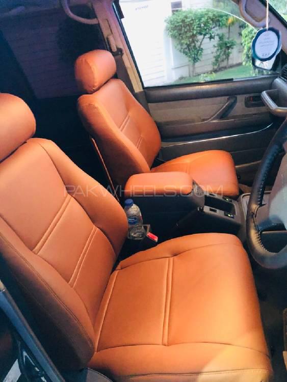 Toyota Land Cruiser 1995 for Sale in Faisalabad Toyota Land Cruiser 1995 for Sale in Faisalabad Image-8