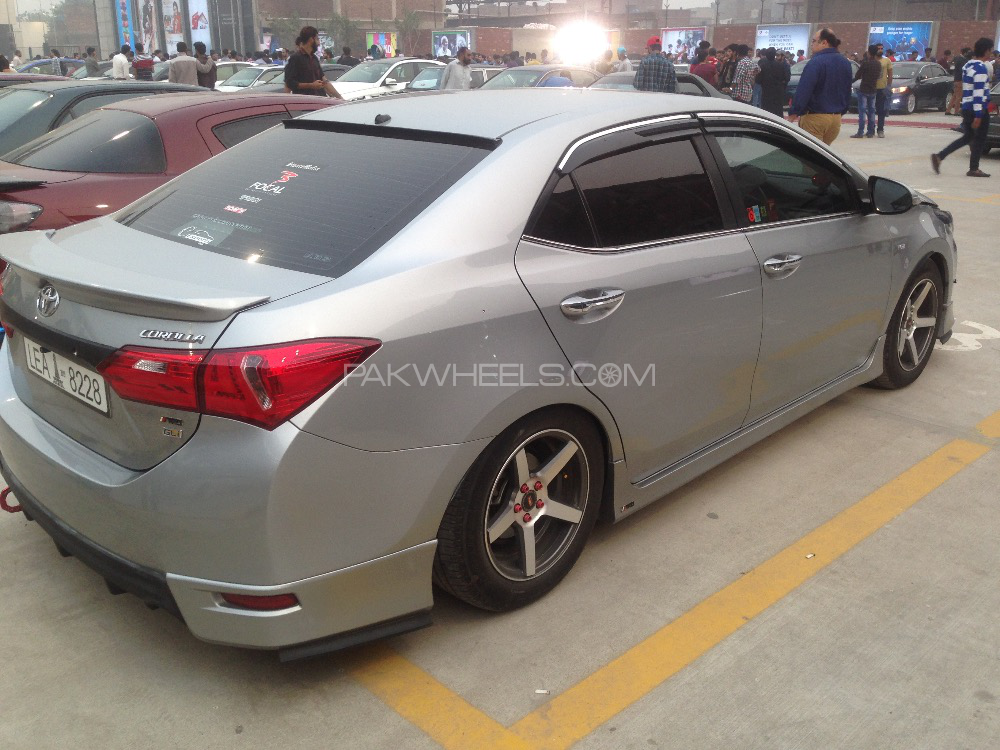 Toyota Corolla - 2015  Toyota Corolla - 2015  Image-3
