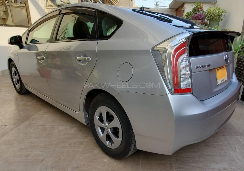 Toyota Prius 2014 for Sale in Karachi Image-1
