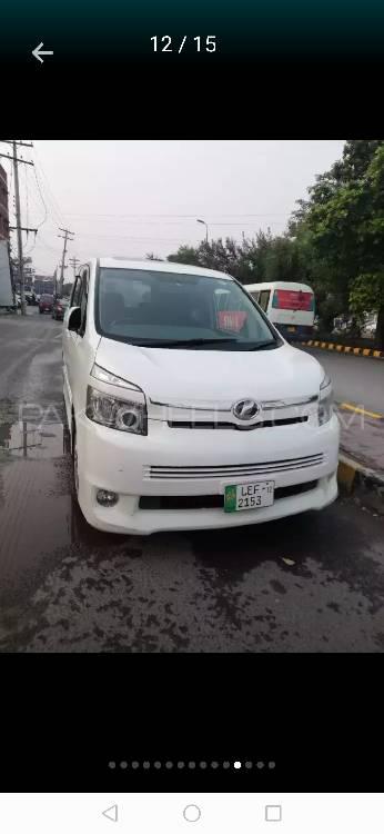 Toyota Voxy 2012 for Sale in Sahiwal Image-1