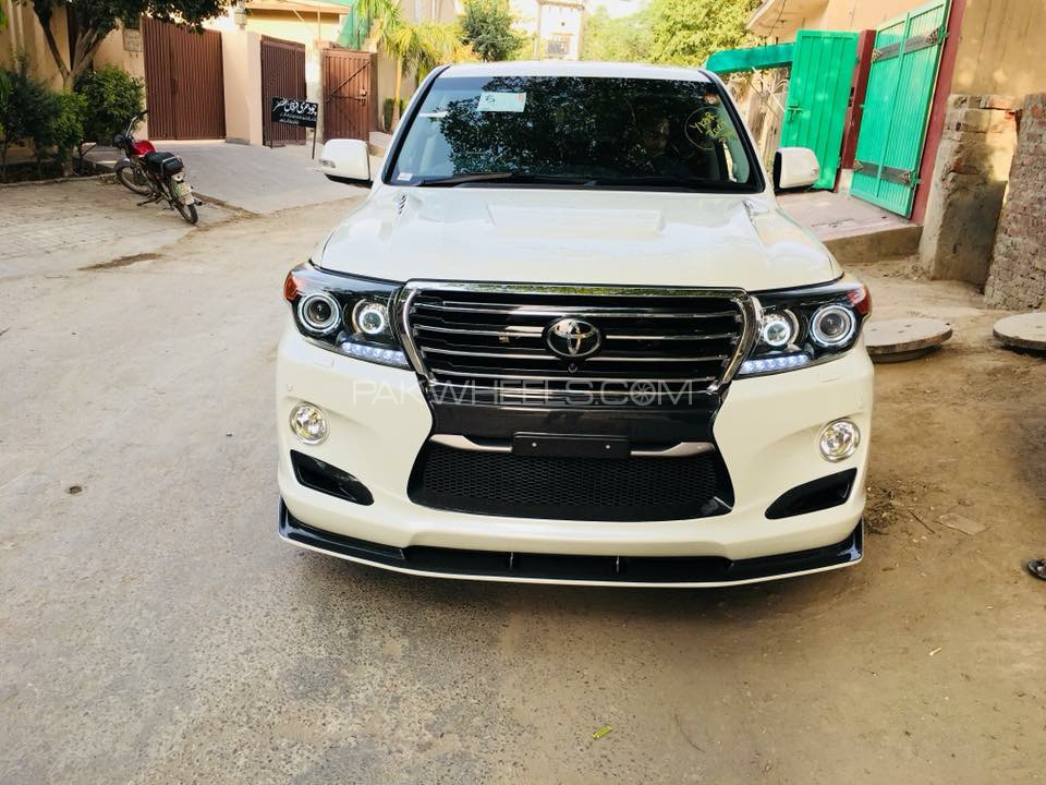 Toyota Land Cruiser - 2012  Toyota Land Cruiser - 2012  Image-2