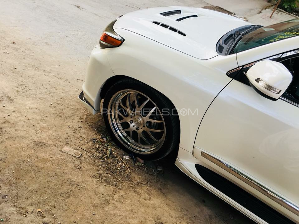 Toyota Land Cruiser - 2012  Toyota Land Cruiser - 2012  Image-6