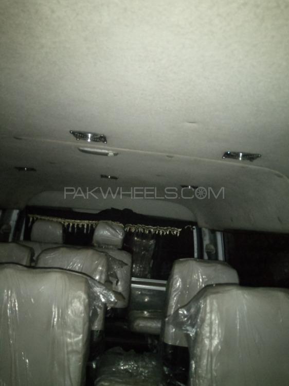 Toyota Hiace 2006 for Sale in Mardan Toyota Hiace 2006 for Sale in Mardan Image-6