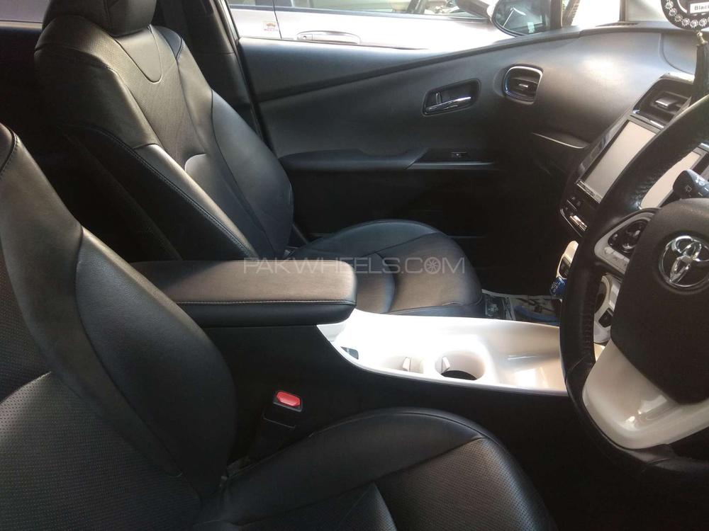 Toyota Prius 2016 for Sale in Karachi Toyota Prius 2016 for Sale in Karachi Image-4