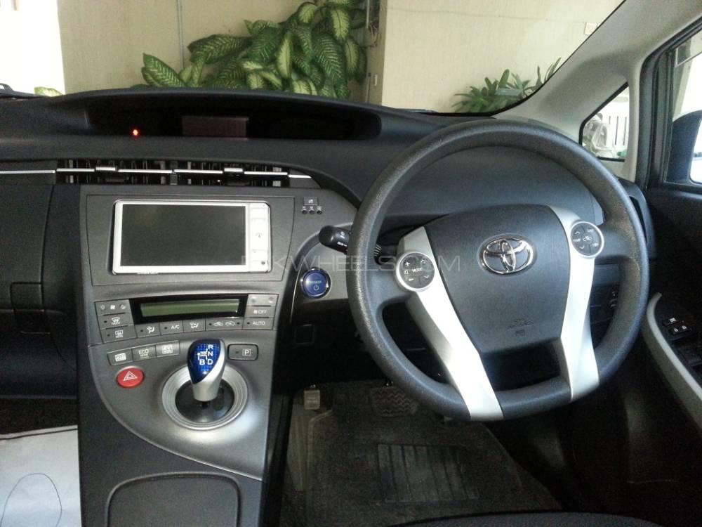 Toyota Prius 2012 for Sale in Karachi Toyota Prius 2012 for Sale in Karachi Image-6