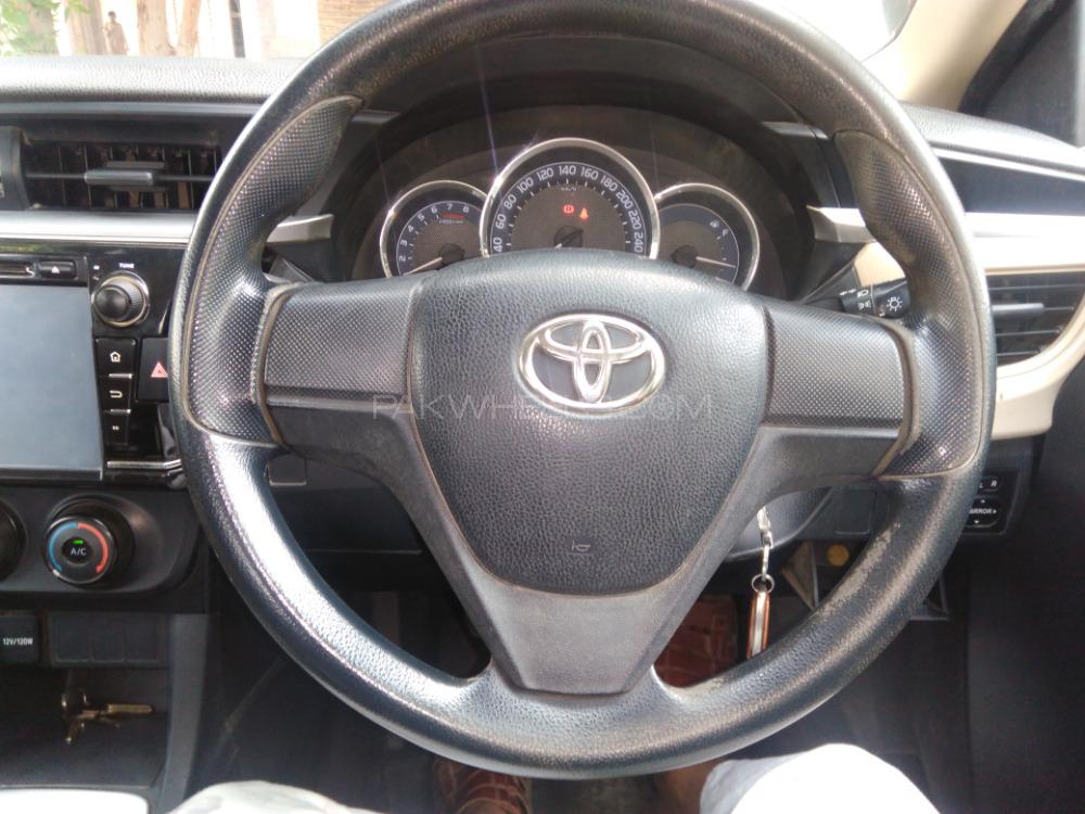 Toyota Corolla 2015 for Sale in Karachi Toyota Corolla 2015 for Sale in Karachi Image-8