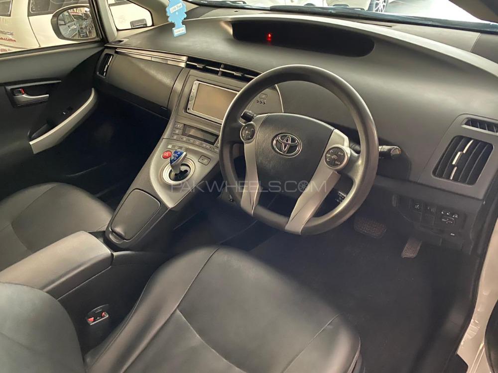 Toyota Prius 2013 for Sale in Islamabad Toyota Prius 2013 for Sale in Islamabad Image-12