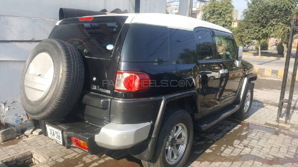 Toyota Fj Cruiser Automatic 2011 For Sale In Lahore Pakwheels