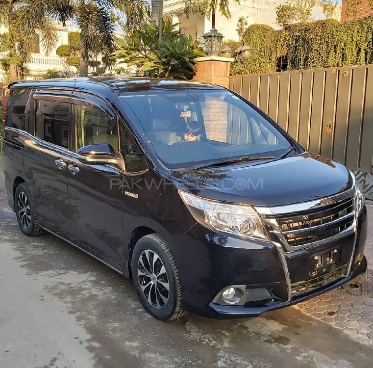Toyota Esquire 2014 for Sale in Lahore Image-1