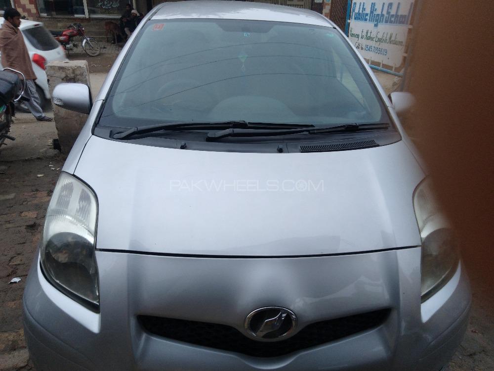 Toyota Vitz 2009 for Sale in D.G.Khan Image-1