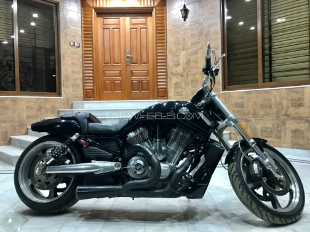 Harley Davidson V-Rod Muscle - 2011  Image-1