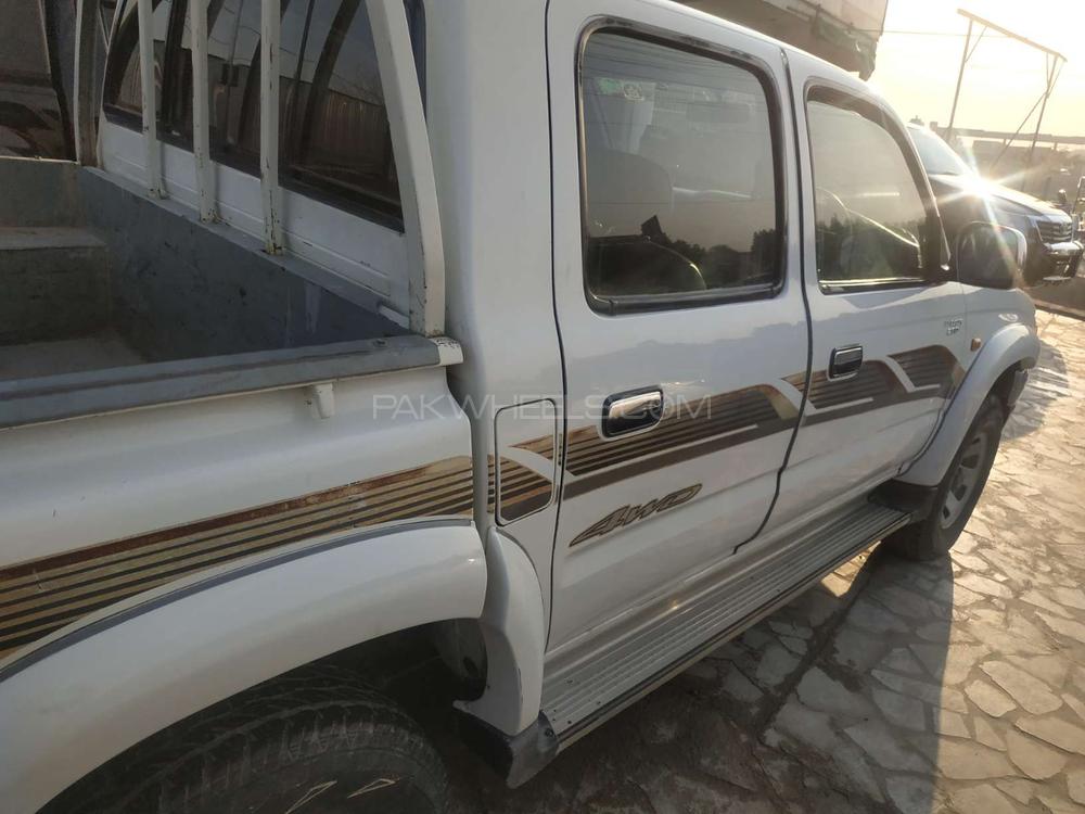 Toyota Hilux 2001 for Sale in Peshawar Image-1