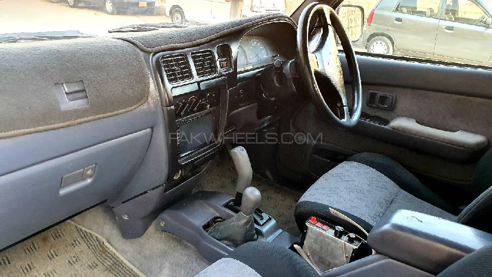 Toyota Hilux 2000 for Sale in Karachi Toyota Hilux 2000 for Sale in Karachi Image-17