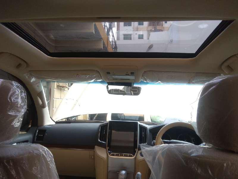 Toyota Land Cruiser 2017 for Sale in Karachi Toyota Land Cruiser 2017 for Sale in Karachi Image-17