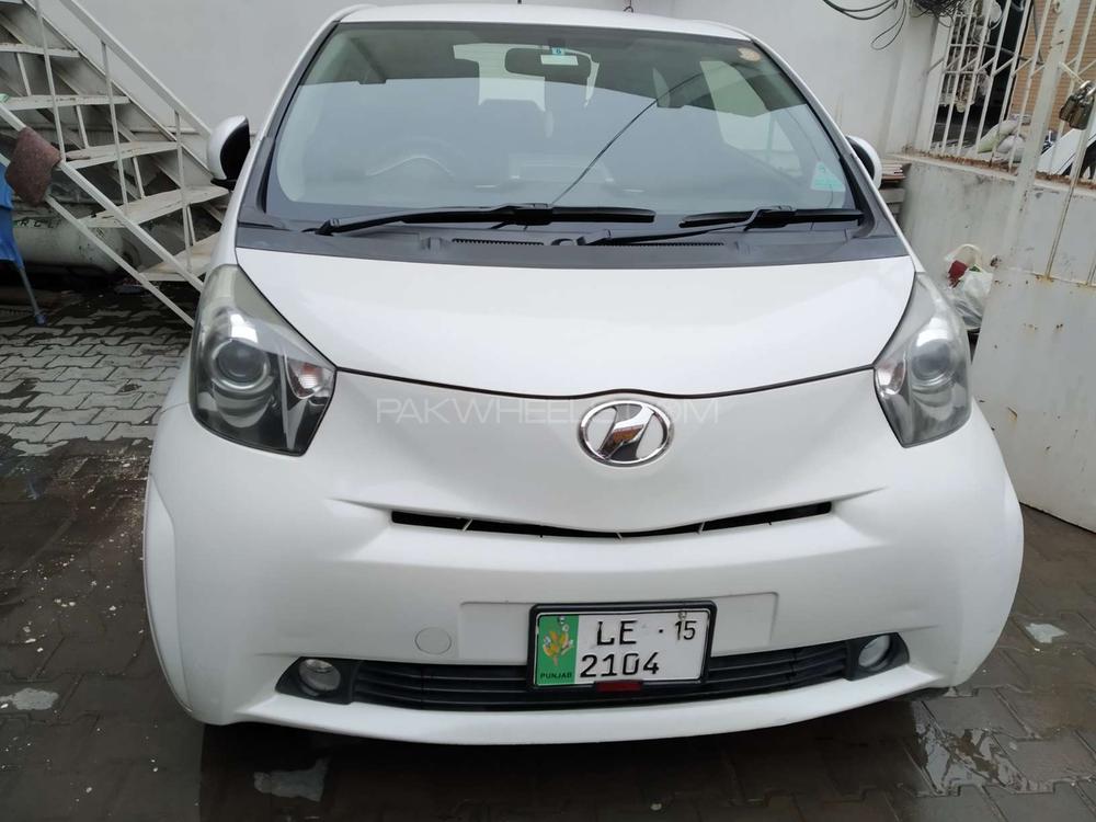 Toyota iQ 2011 for Sale in Lahore Image-1