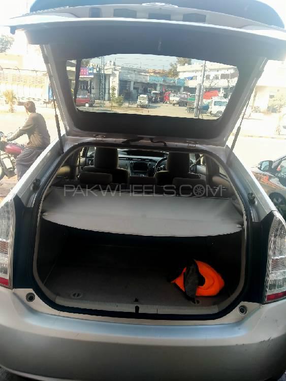Toyota Prius 2010 for Sale in Jhelum Toyota Prius 2010 for Sale in Jhelum Image-6