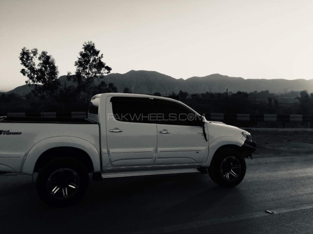 Toyota Hilux - 2015  Toyota Hilux - 2015  Image-5