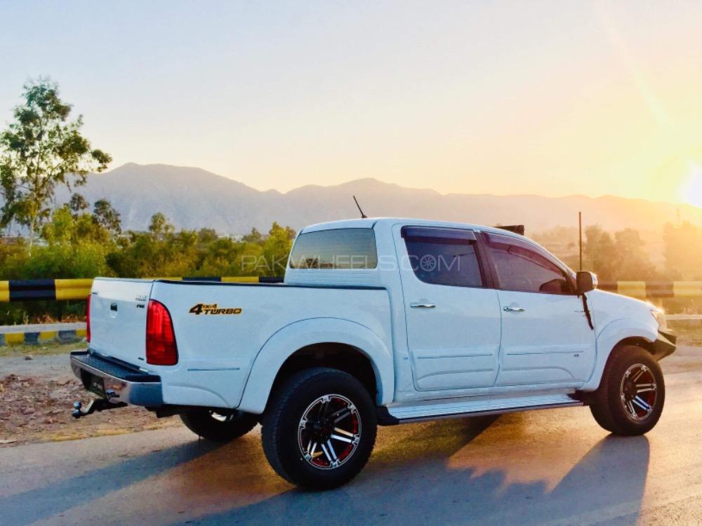 Toyota Hilux - 2015  Toyota Hilux - 2015  Image-4