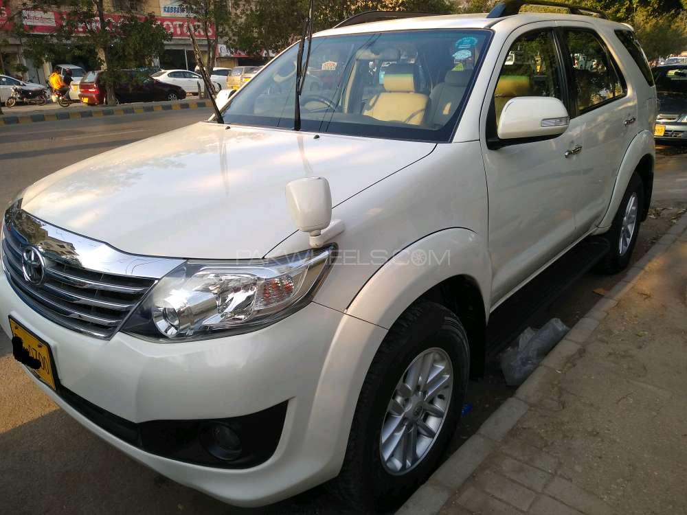 Toyota Fortuner 2013 for Sale in Karachi Image-1