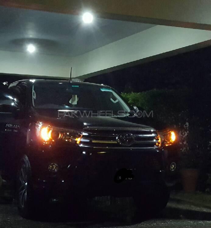 Toyota Hilux 2018 for Sale in Mansehra Image-1