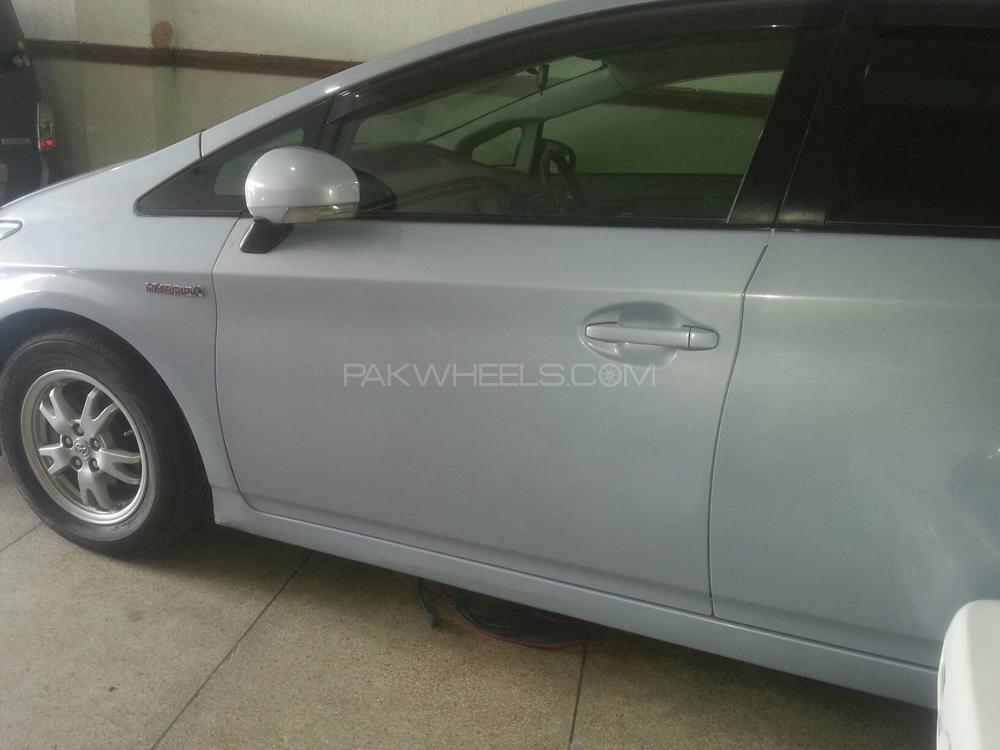 Toyota Prius 2010 for Sale in Lahore Toyota Prius 2010 for Sale in Lahore Image-3