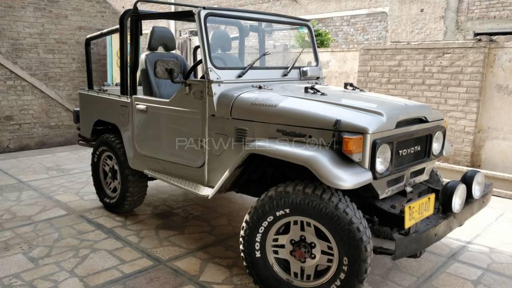 Toyota Land Cruiser - 1984  Toyota Land Cruiser - 1984  Image-2