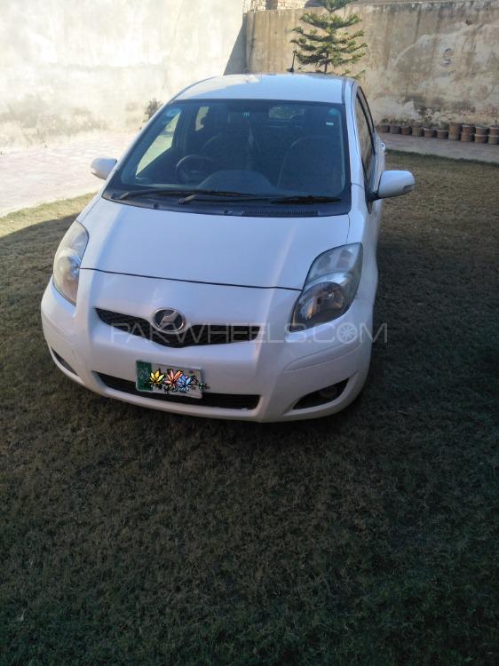 Toyota Vitz 2010 for Sale in Bannu Image-1