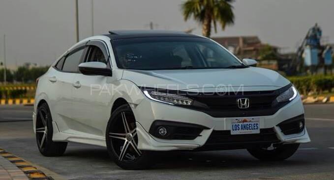 Honda Civic - 2017  Honda Civic - 2017  Image-2