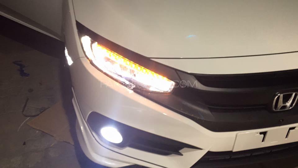 Honda Civic - 2017  Honda Civic - 2017  Image-3