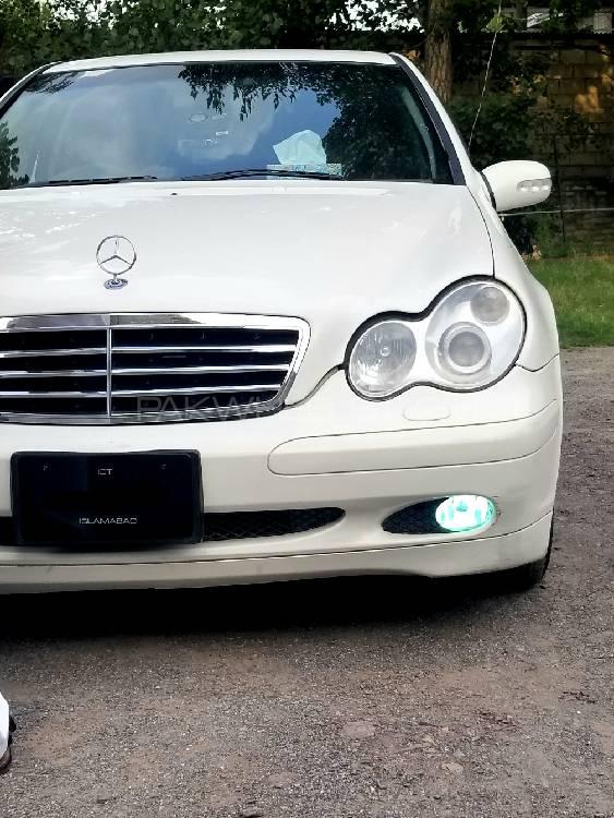 Mercedes Benz C Class 2004 for Sale in Abbottabad Image-1