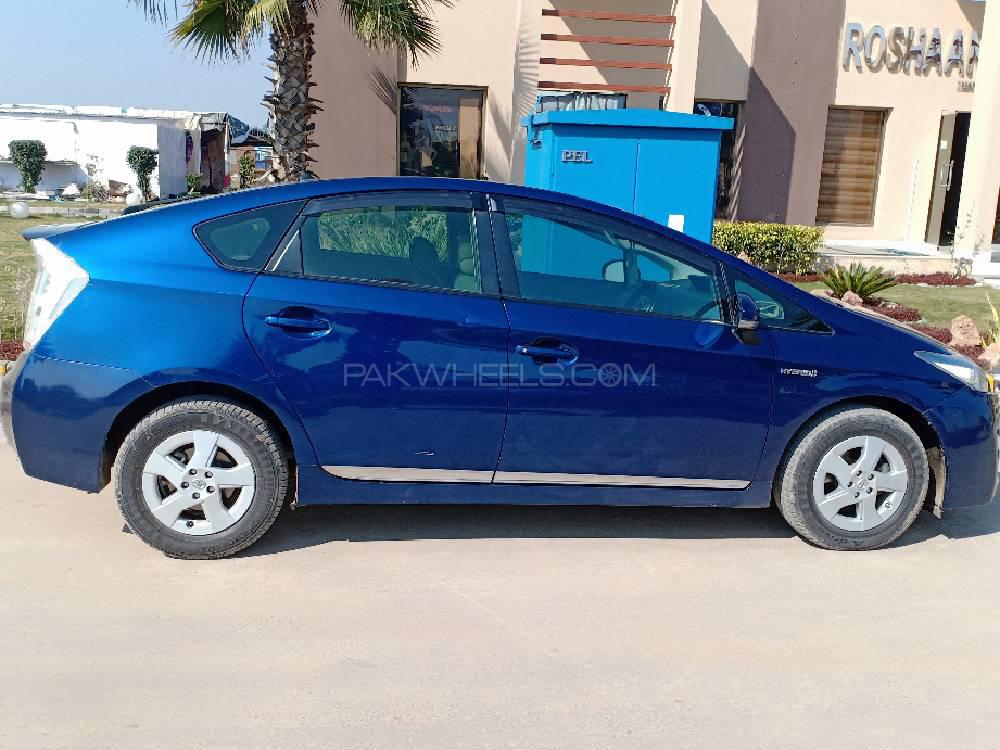Toyota Prius Alpha 2010 for Sale in Sargodha Toyota Prius Alpha 2010 for Sale in Sargodha Image-4