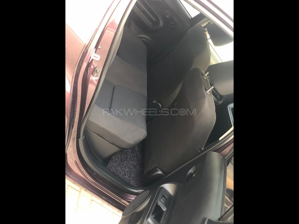 Toyota Aqua 2017 for Sale in Peshawar Toyota Aqua 2017 for Sale in Peshawar Image-10