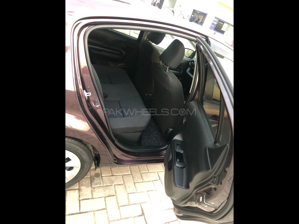 Toyota Aqua 2017 for Sale in Peshawar Toyota Aqua 2017 for Sale in Peshawar Image-11