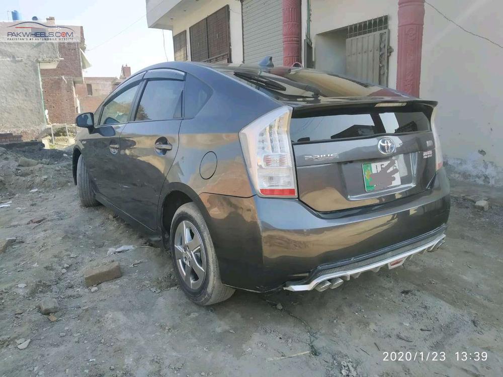 Toyota Prius 2011 for Sale in Lahore Toyota Prius 2011 for Sale in Lahore Image-5