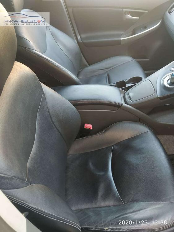 Toyota Prius 2011 for Sale in Lahore Toyota Prius 2011 for Sale in Lahore Image-10