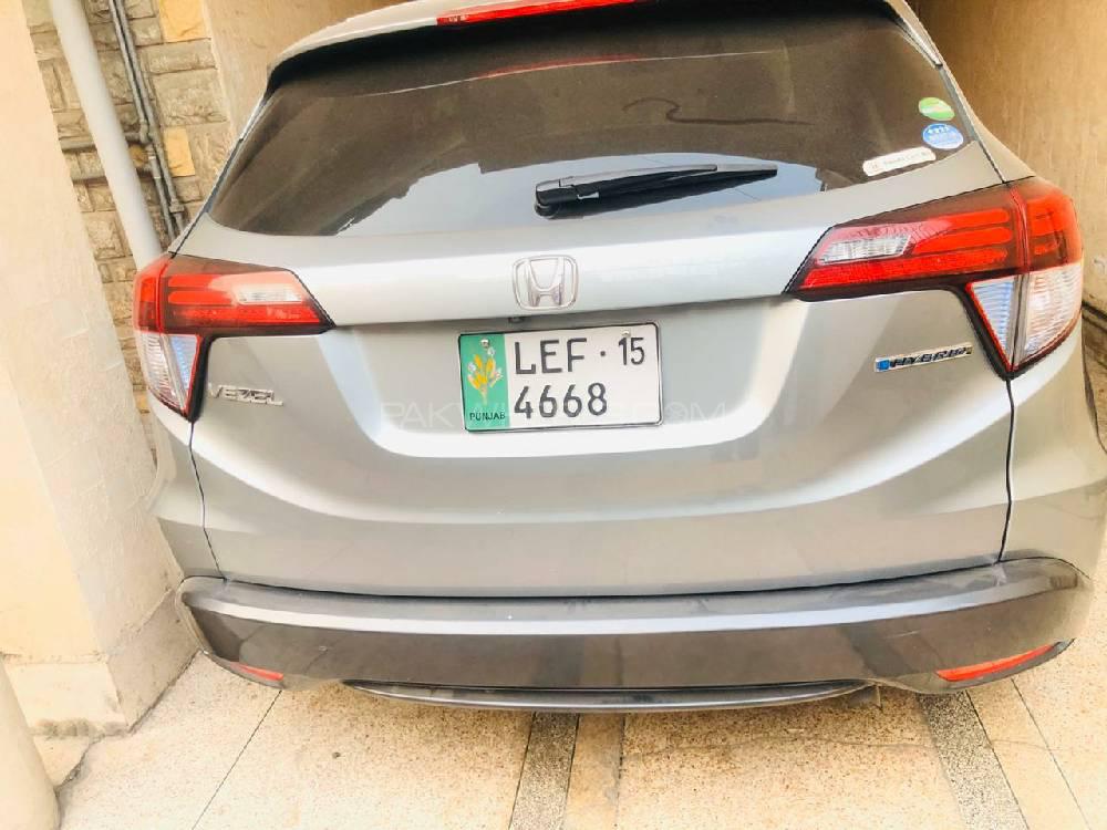 Honda Vezel 2014 for Sale in Lahore Honda Vezel 2014 for Sale in Lahore Image-4