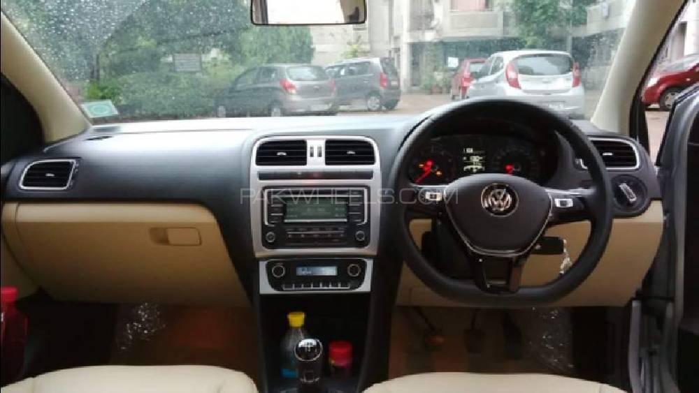 Volkswagen Polo - 2015 polo Volkswagen Polo - 2015 polo Image-2