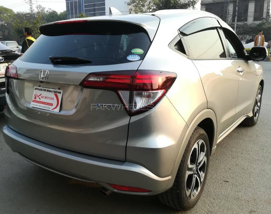 Honda Vezel 2014 for Sale in Lahore Honda Vezel 2014 for Sale in Lahore Image-4