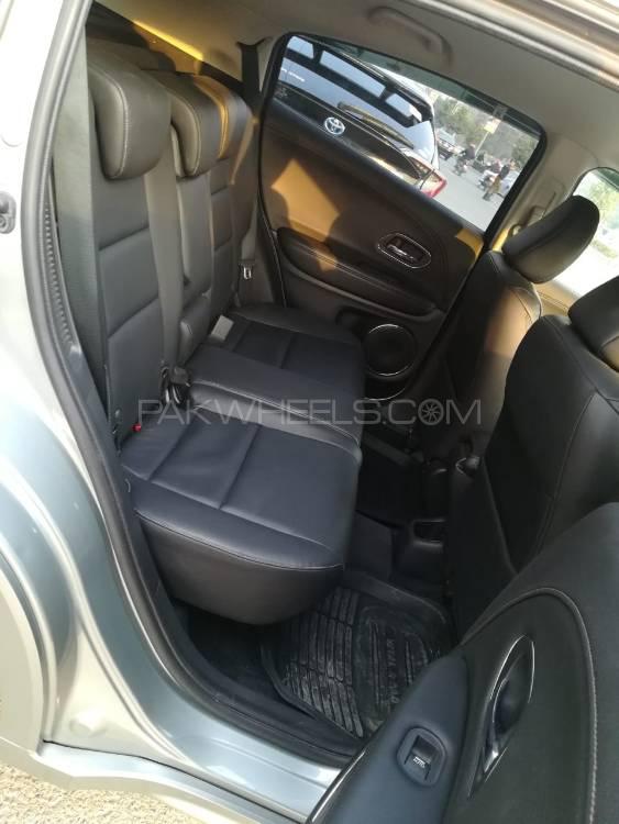Honda Vezel 2014 for Sale in Lahore Honda Vezel 2014 for Sale in Lahore Image-9