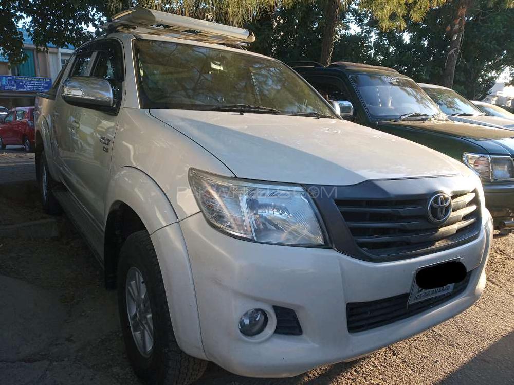 Toyota Hilux 2015 for Sale in Islamabad Image-1