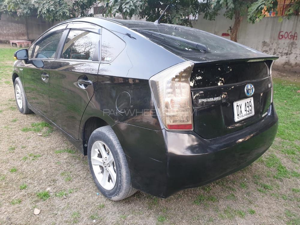 Toyota Prius 2015 for Sale in Lahore Toyota Prius 2015 for Sale in Lahore Image-14