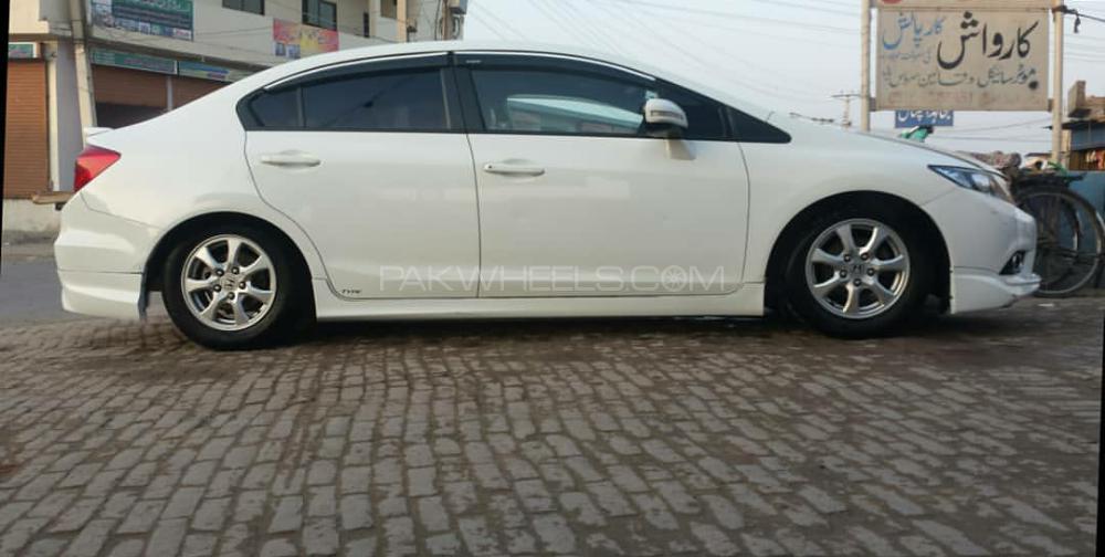 Honda Civic - 2014  Honda Civic - 2014  Image-3